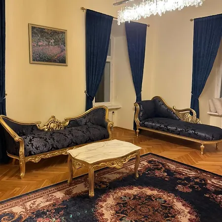 Maerchenhafte Schloss-suite Graefin Silvia Theresia *
