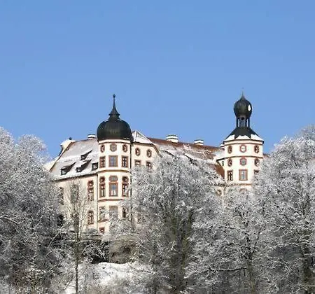 Maerchenhafte Schloss-suite Graefin Silvia Theresia Apartment