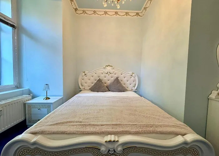 Maerchenhafte Schloss-suite Graefin Silvia Theresia Eurasburg